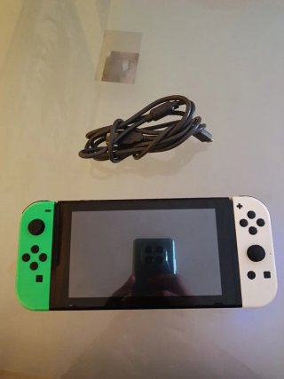 Nintendo Switch Verde y Blanco