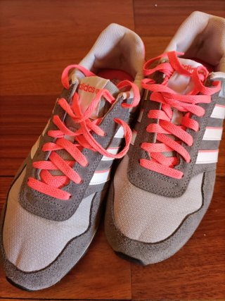 Deportivas Adidas grises y rosas