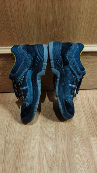 Botas de seguridad azules y grises