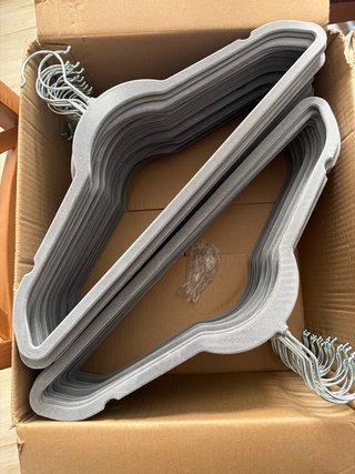 Pack 60 Perchas de Terciopelo Gris