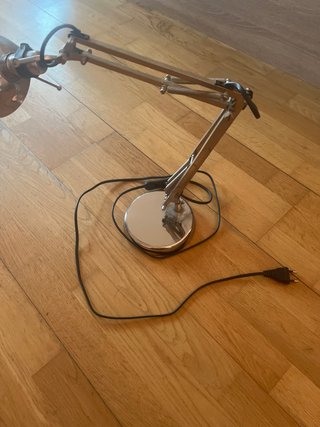 Lámpara de mesa moderna
