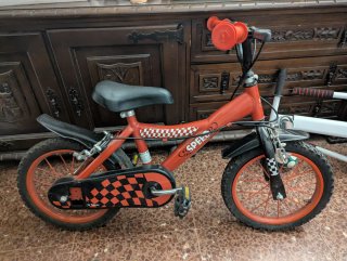 Bicicleta infantil roja