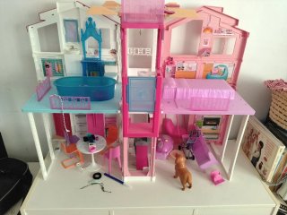 Casa de Barbie con accesorios
