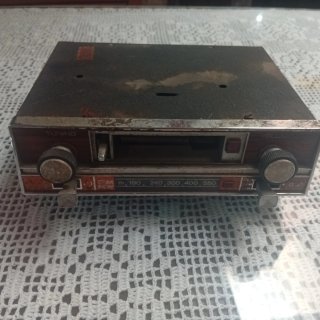 Radio de coche antigua