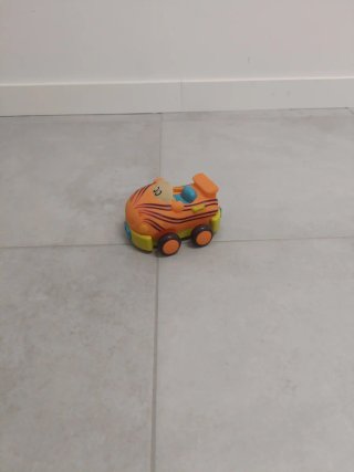 Coche de juguete infantil