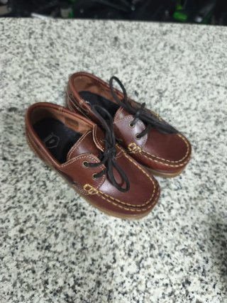 Zapatos náuticos de piel marrones talla 23