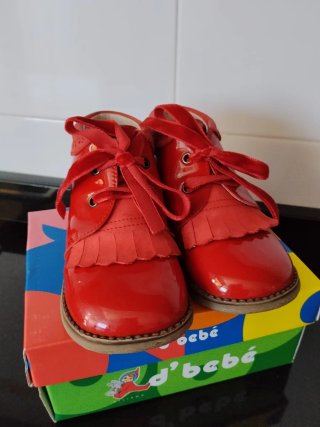 Botas rojas charol andanines 23