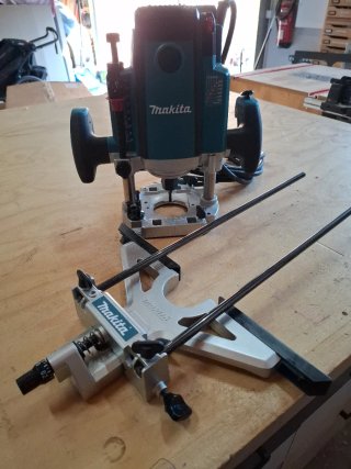 Fresadora Makita RP2303FC