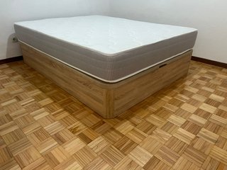 Canapé abatible con colchón viscoelástico
