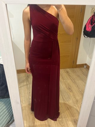 Vestido largo burdeos de fiesta