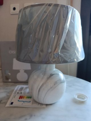 Lámpara de mesa  26'5cm a estrenar