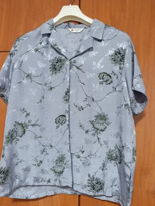 Blusa Maple M/38/10 floral gris y verde