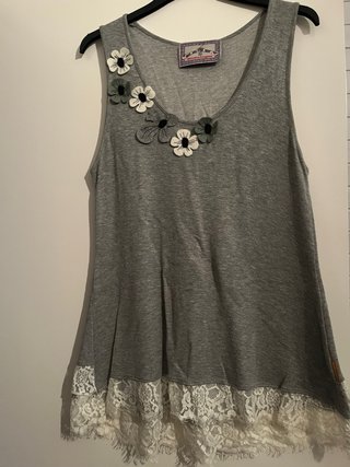 Camiseta Mamatayoe Gris con Flores