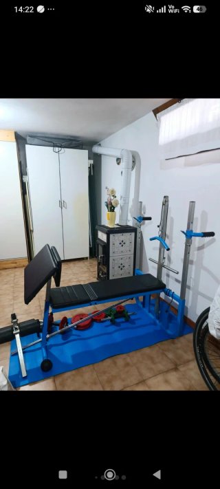 Panca multifunzione per palestra in casa