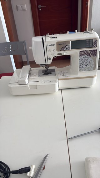 Máquina de Coser y Bordar Brother Innov-is 955