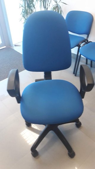 Silla de escritorio giratoria azul