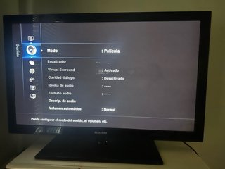 TV Samsung 42’ NO SMART + Mueble