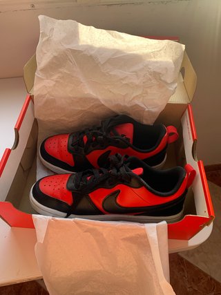 Zapatillas Nike Talla 36.5 Rojas y Negras