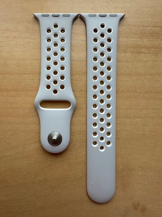 Apple Watch X Nike 38mm. Pure Platinum/White Band