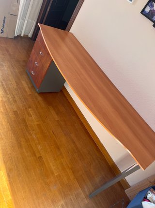 Escritorio madera y metal