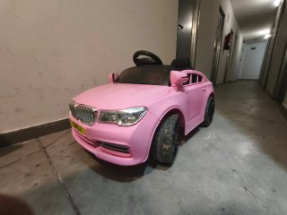 Coche eléctrico infantil rosa