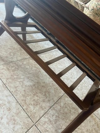 Regalo mesa de salón elevable.