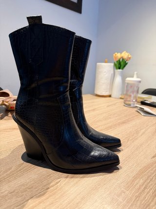 Botas Negras Estilo Cowboy
