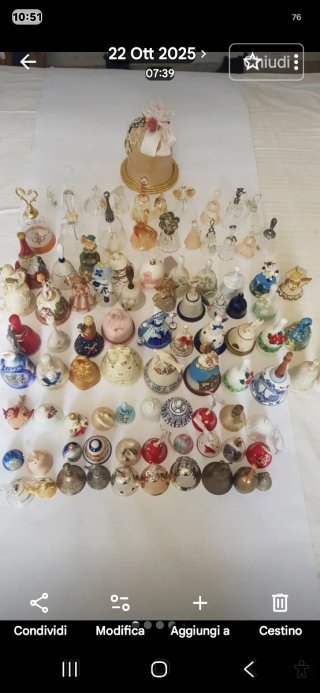 Collezione di 90 campanelle decorative