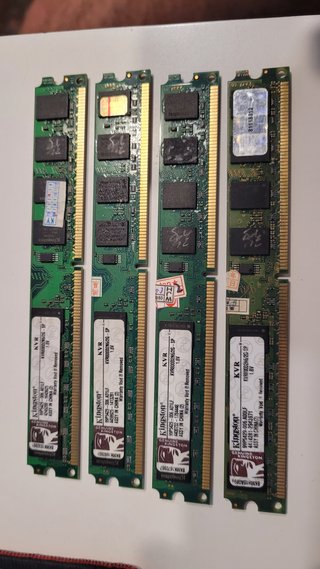 4 Módulos RAM DDR2 Kingston 2GB (8GB Total)