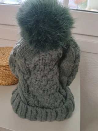 Gorro de lana con pompón