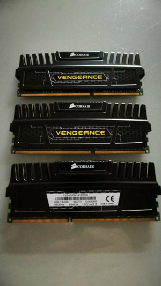 3 Módulos Memoria RAM Corsair Vengeance 4GB