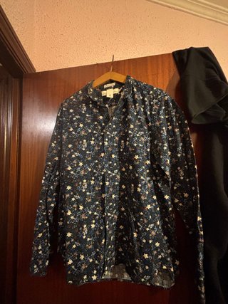 Camisa H&M floral azul Talla M