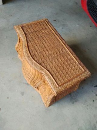 Baúl antiguo de ratán