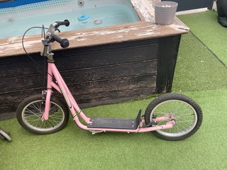 Patinete Rosa con Ruedas Grandes