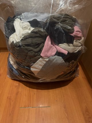 Lote de ropa variada (10 kg)