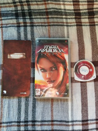 Lara Croft Tomb Raider Legend PSP