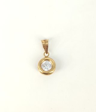 Colgante de oro de 18k con circonitas, 0.52 g.