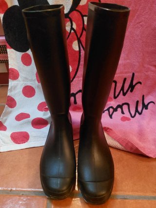 Botas de agua altas negras