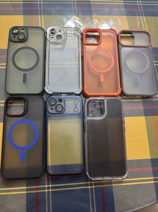 Confezione da 7 custodie per iPhone 15