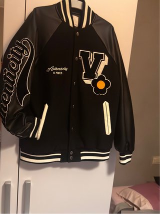 Chaqueta Estilo Varsity Bershka