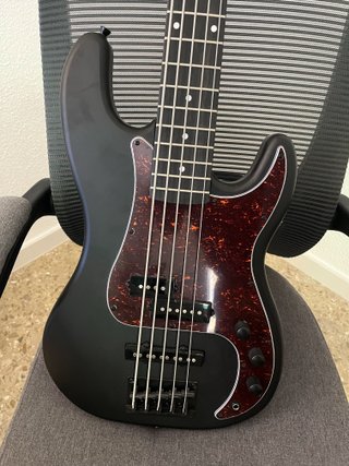 Bajo HB PJ-5 SBK Negro de 5 cuerdas