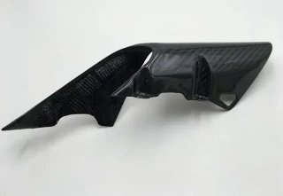 Protector cadena carbono Ducati Hypermotard 796