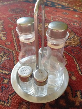 Aceitera 5 recipientes cristal y metal