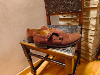 Zapatos ante doble hebilla marrones