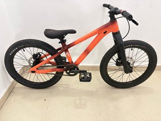 Bicicleta Specialized P1 Dirt Jump BMX