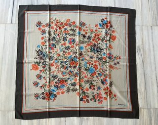 Pañuelo floral de Jacqmar