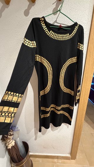 Vestido Ajustado Negro y Dorado