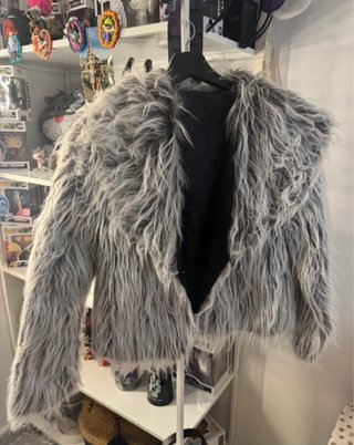 Chaqueta de pelo gris
