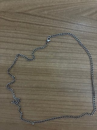 Cadena fina plateada