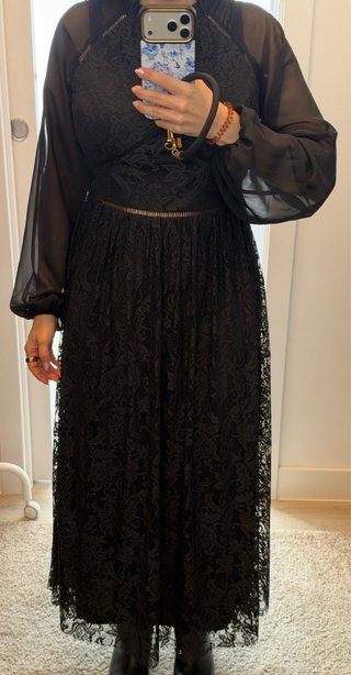 Vestido negro largo encaje